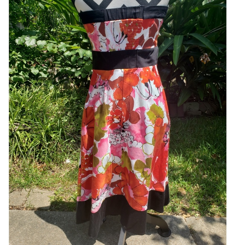 Dress - Picture 2 of 3